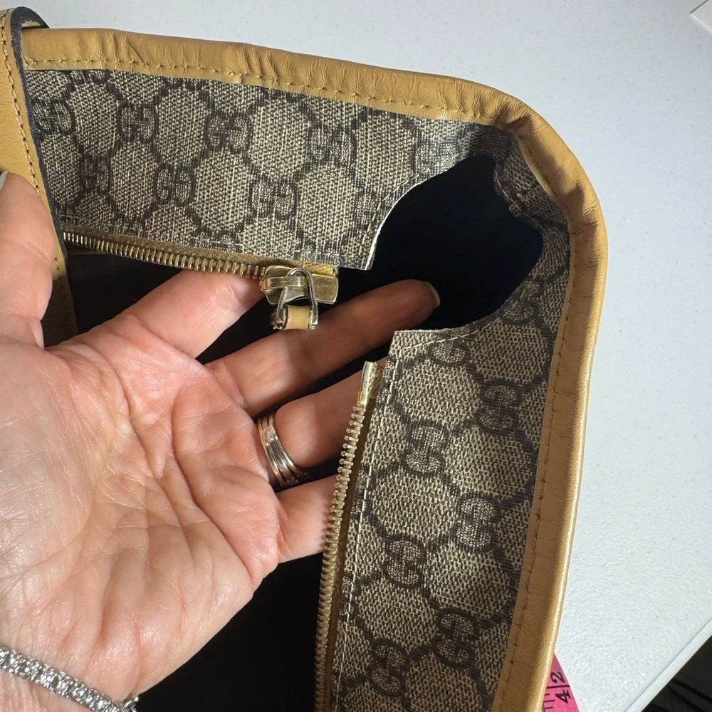Gucci Tan and Brown Signature Tote - Picture 11 of 14